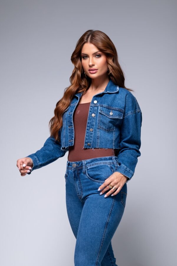 Jaqueta Cropped Oversized Feminina